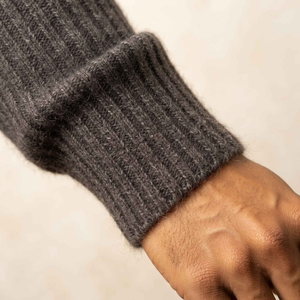 Men's Undyed Ribbed Cashmere Crewneck Sweater - Signature