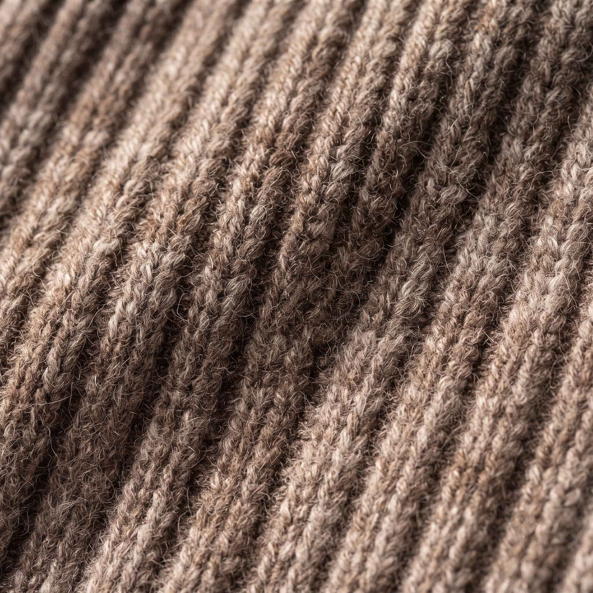 Men's Undyed Ribbed Cashmere Crewneck Sweater - Signature