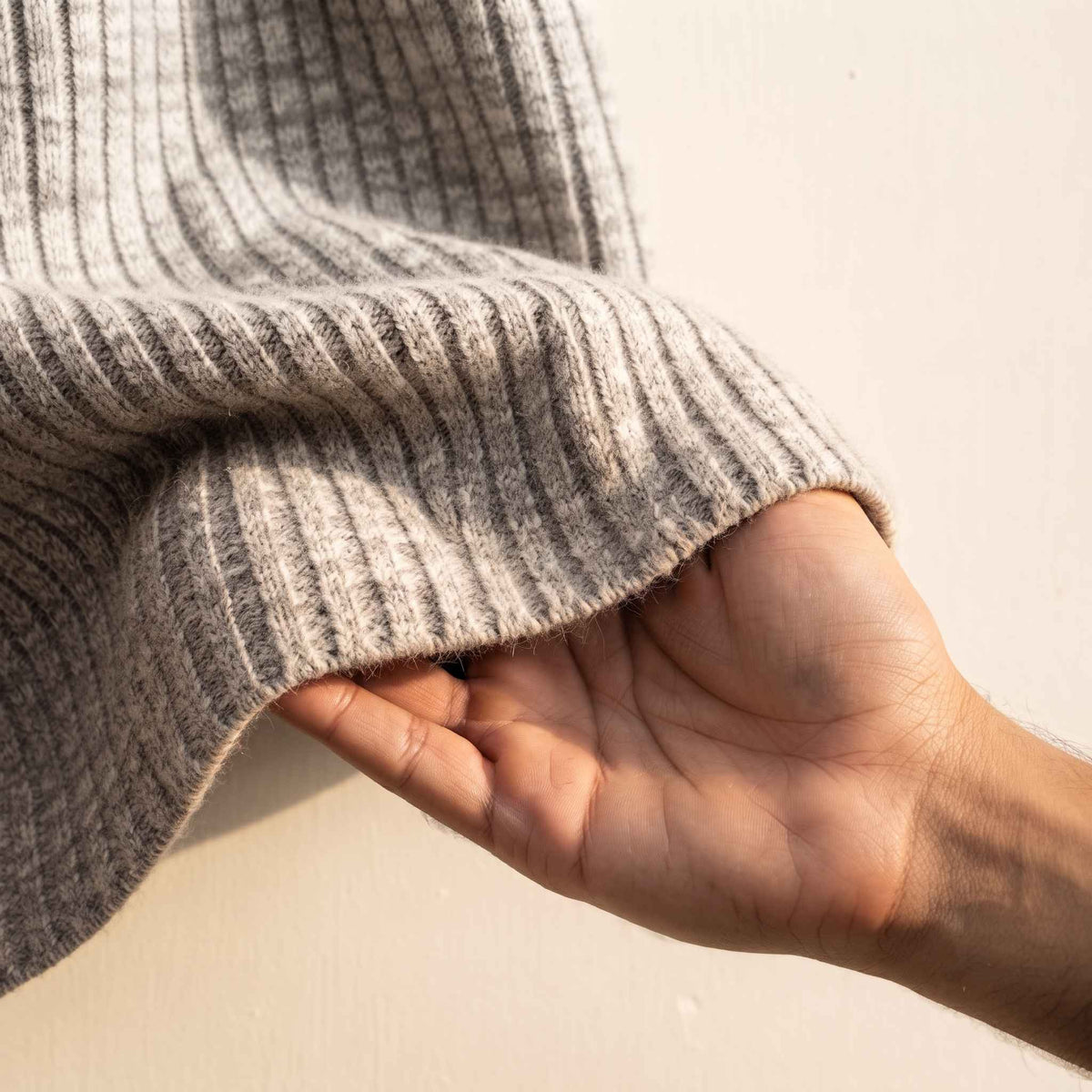 Men's Undyed Ribbed Cashmere Crewneck Sweater - Signature