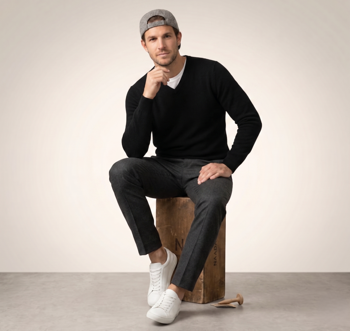 Men's Cashmere V-Neck Sweater - The Original