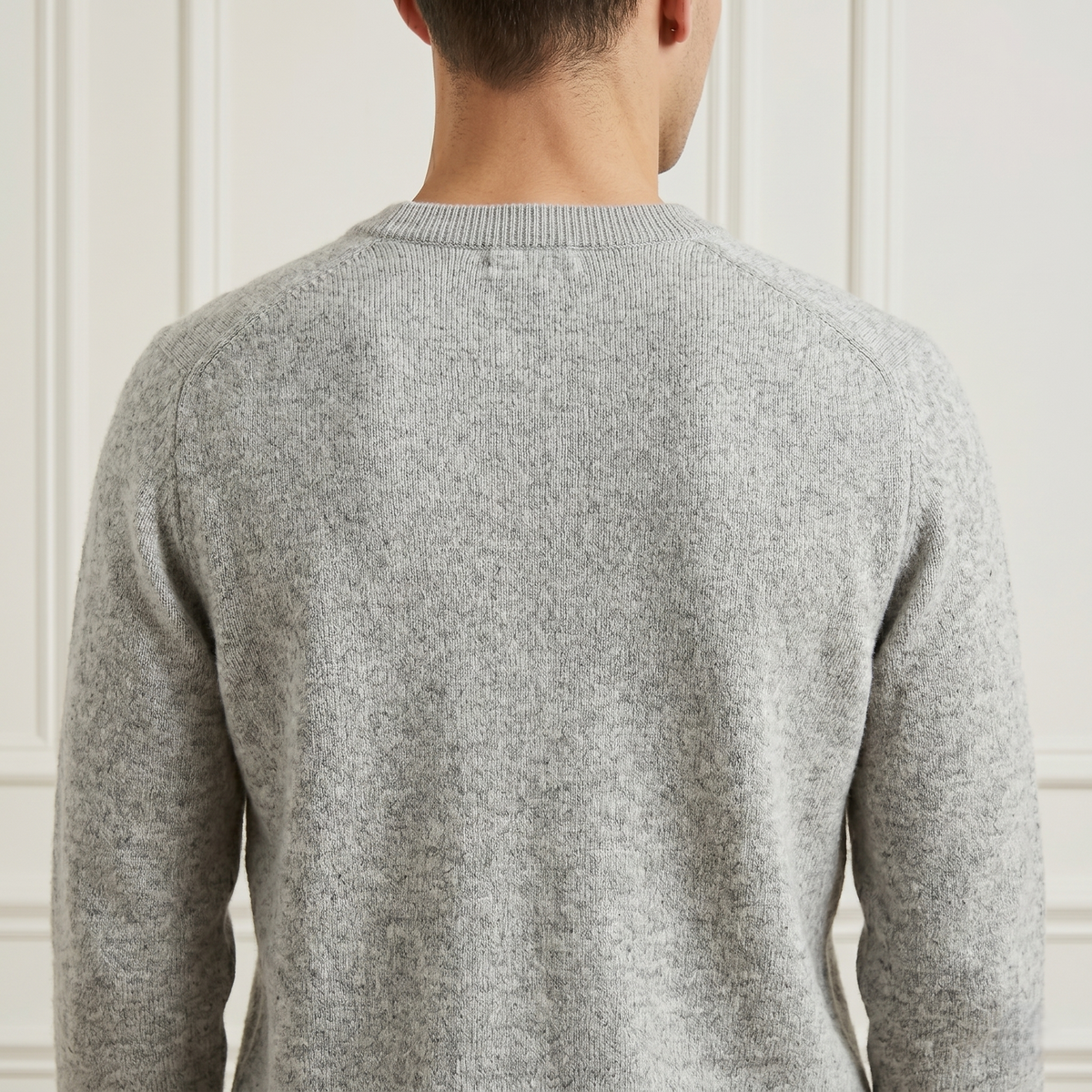 Men's Undyed Cashmere V-Neck Sweater - Executive